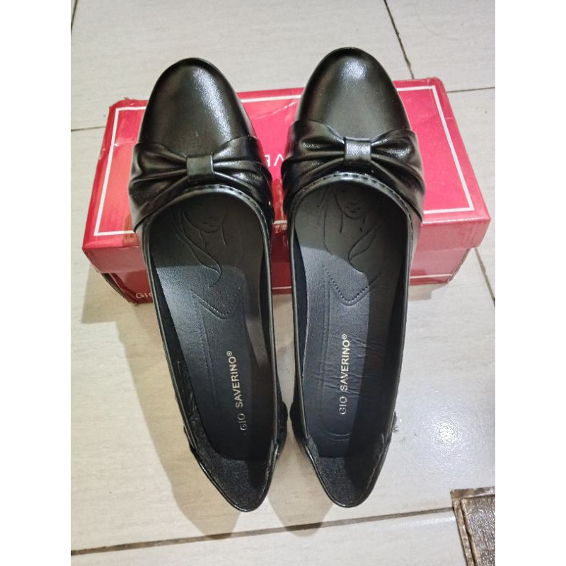 Gio Saverino Sepatu wedges wanita Madison New