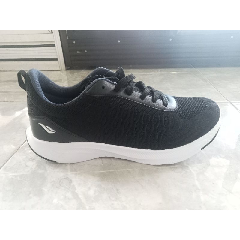 Sepatu Running Desle Phoenix - Hitam/Putih