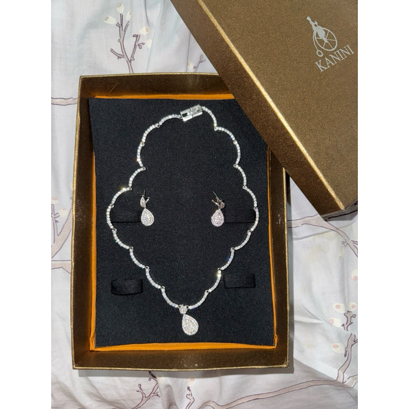 preloved wedding jewellery aksesoris pernikahan kanini set anting kalung lapis emas