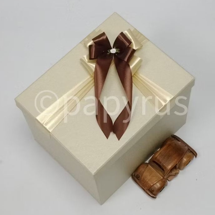 

PAPYRUS 20x25 Tinggi 20cm Kotak Kado Gift Box V3