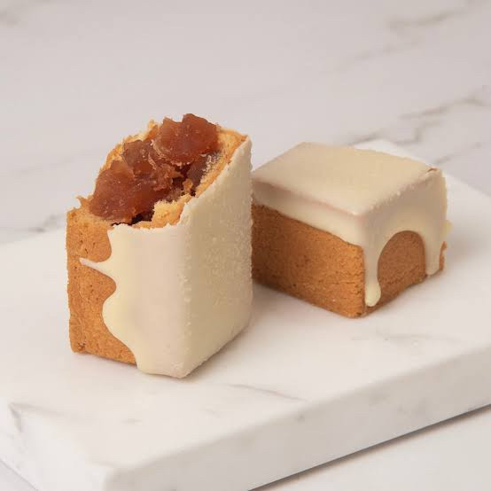 

Sunny Hills Apple Cake - 10 pcs
