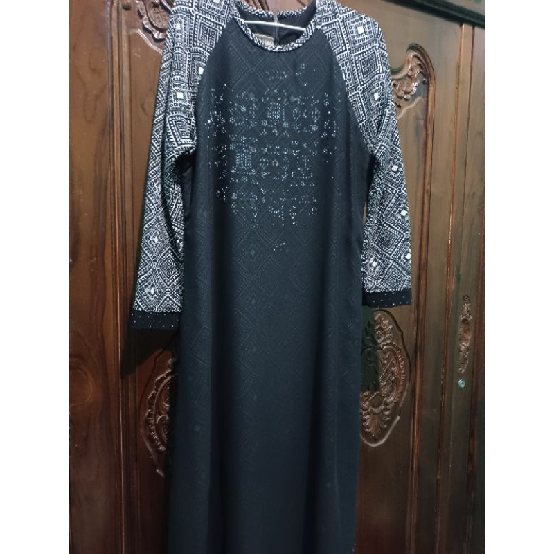 Gamis hitam preloved