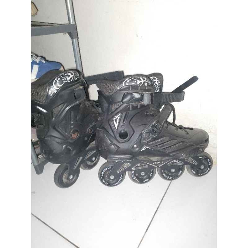 sepatu roda bekas ukuran 41 merek black roselle