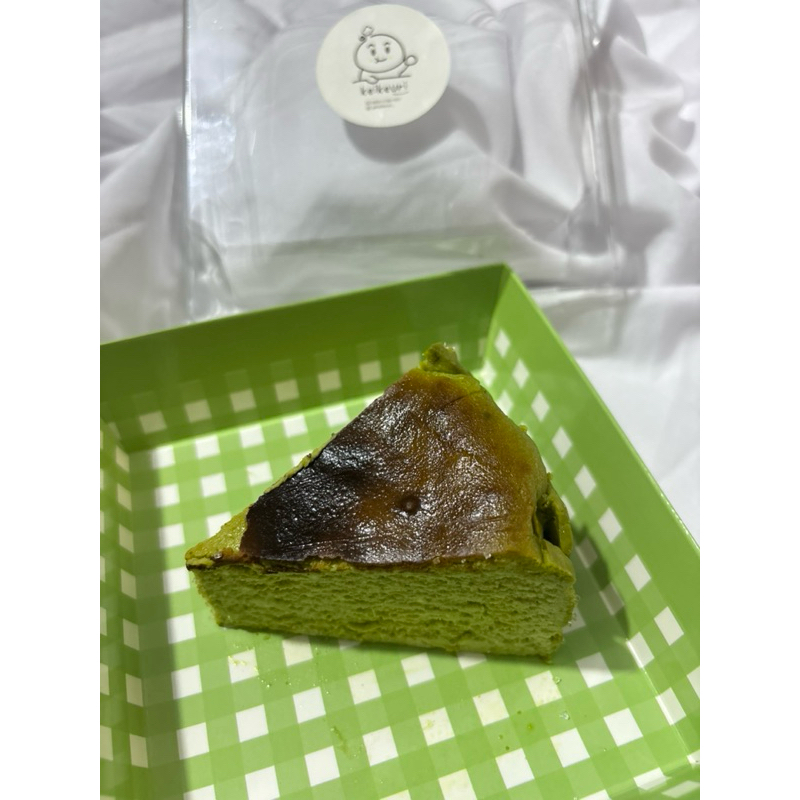 

Slice Matcha basque cheesecake | Keikeuri