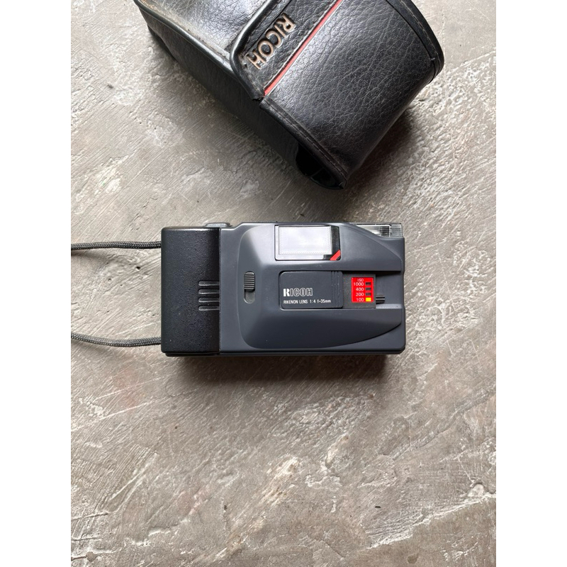 KAMERA ANALOG RICOH YF20