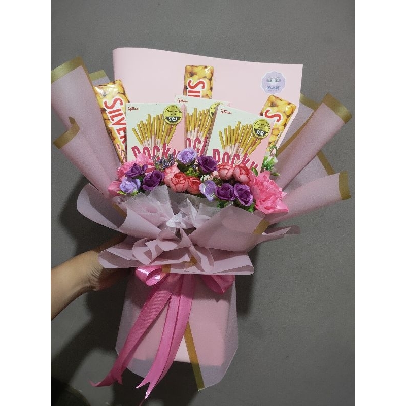 

Buket Coklat dan Pokky