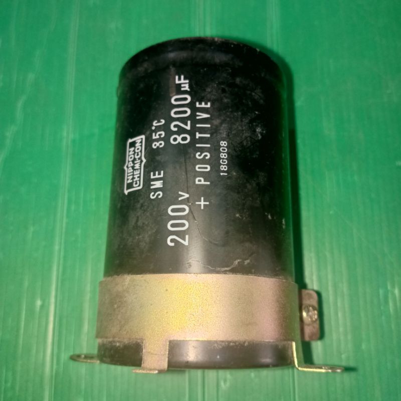 ELCO JUMBO 200V 8200UF