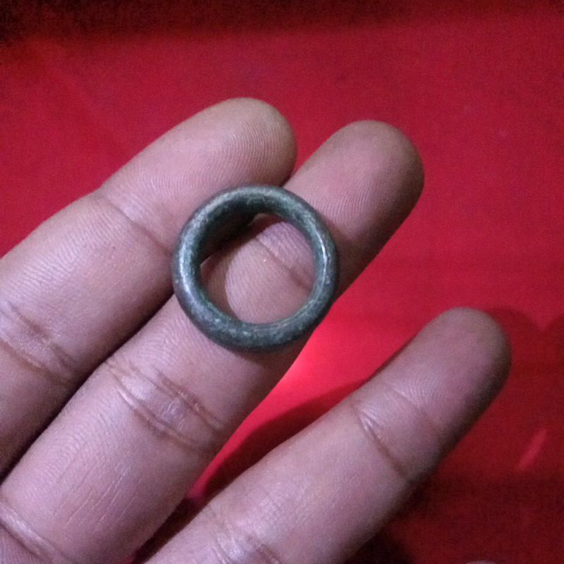 cincin kabudan tebal temuan