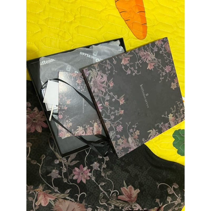 Preloved Buttonscarves - Dubai Black