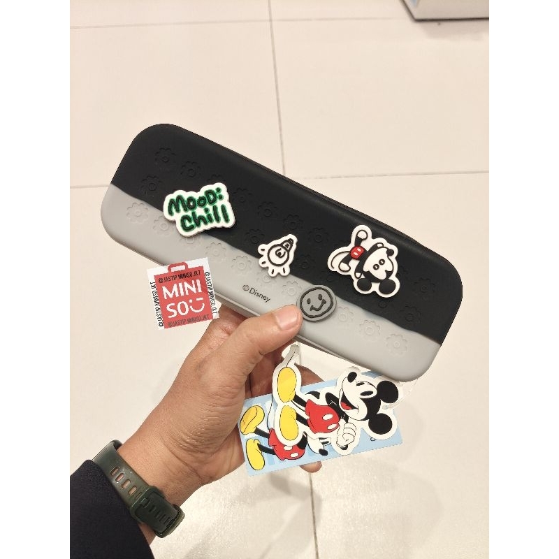 

MINISO Silicone Stationery Case DISNEY MICKEY MOUSE Collection (21.5x4x8cm)