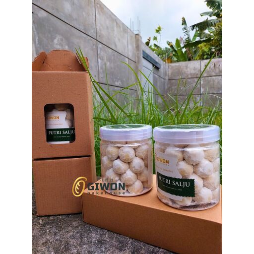 

Kue Kering Putri Salju Premium filling kacang mede original by Giwon Bakehouse Cookies