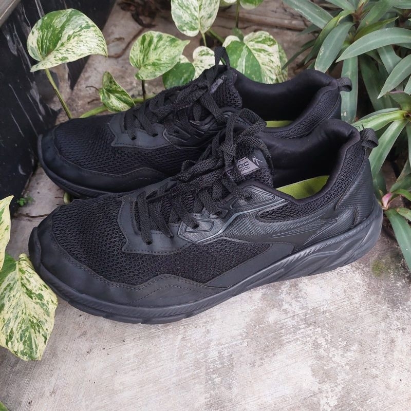 sepatu running second spotec size 47(31cm)