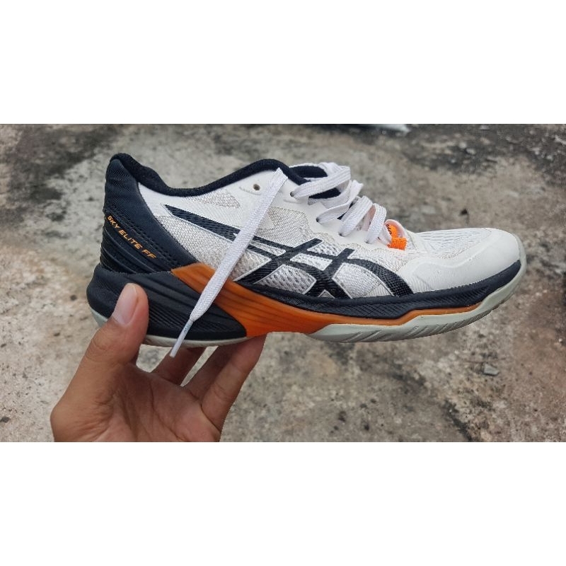sepatu voli second 38