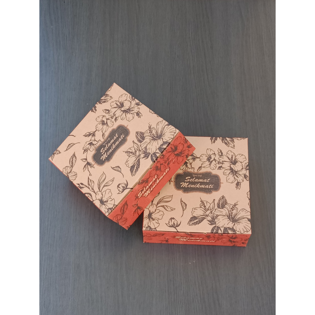 

18x18 Dus Nasi / Box Nasi Kraft Polos Motif Delima - Non-Laminasi