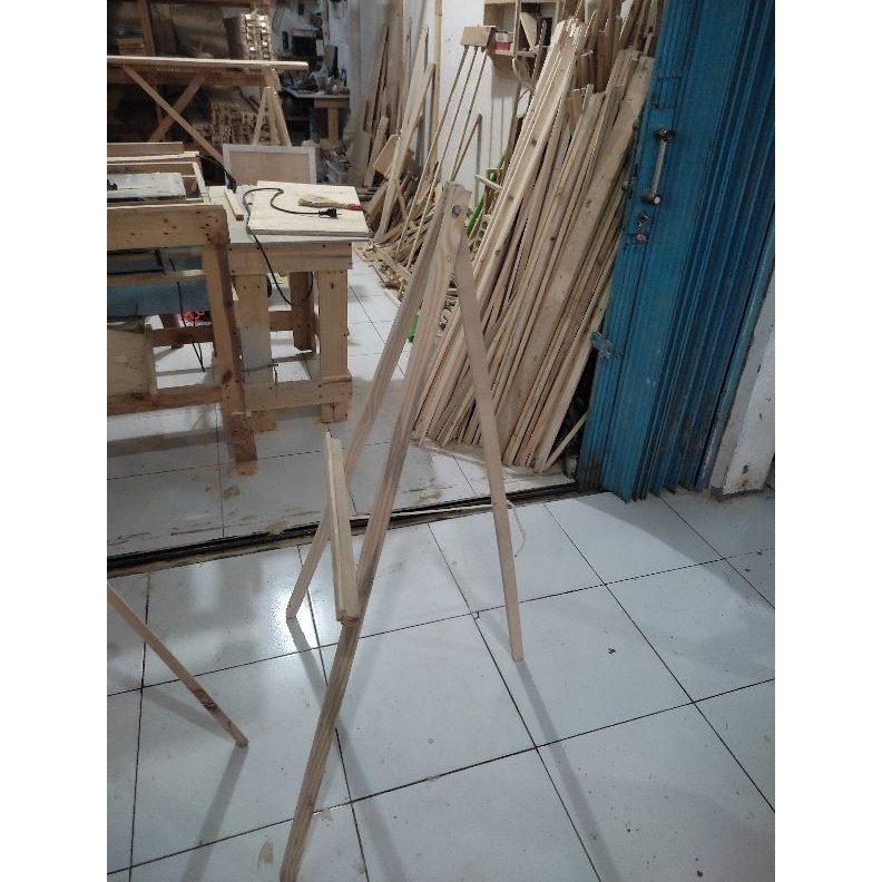 

KODE I6J EASEL 9 Standing frame foto prewedding