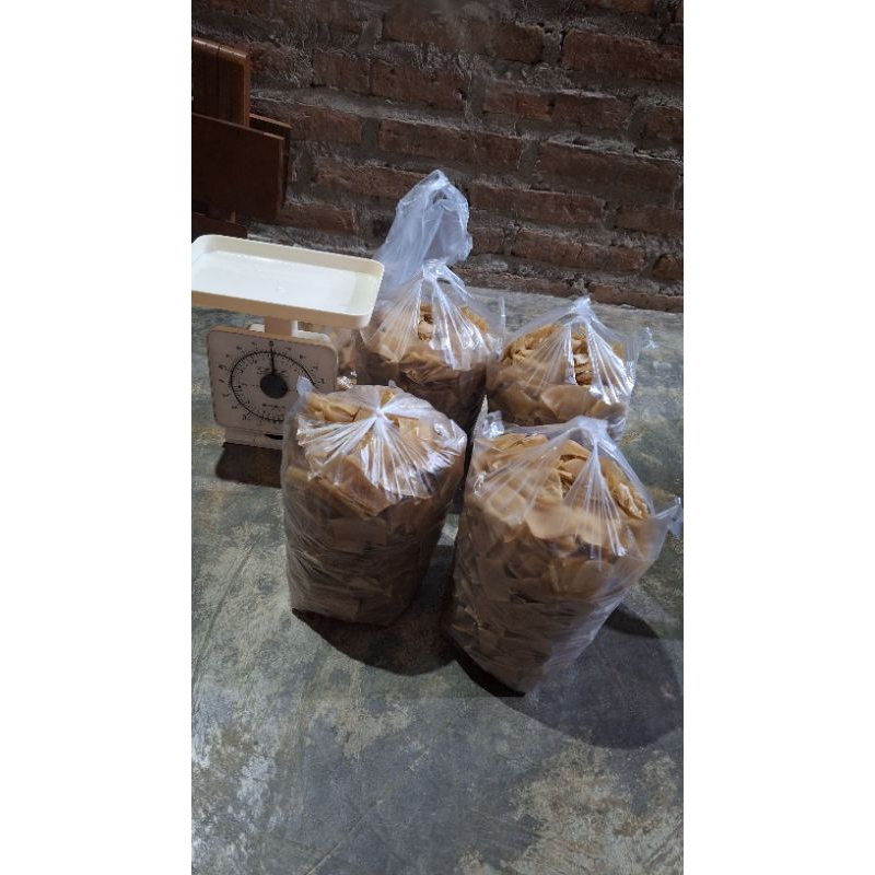 

Krupuk loyang mentah 1 Kg Khas asli Sarangan