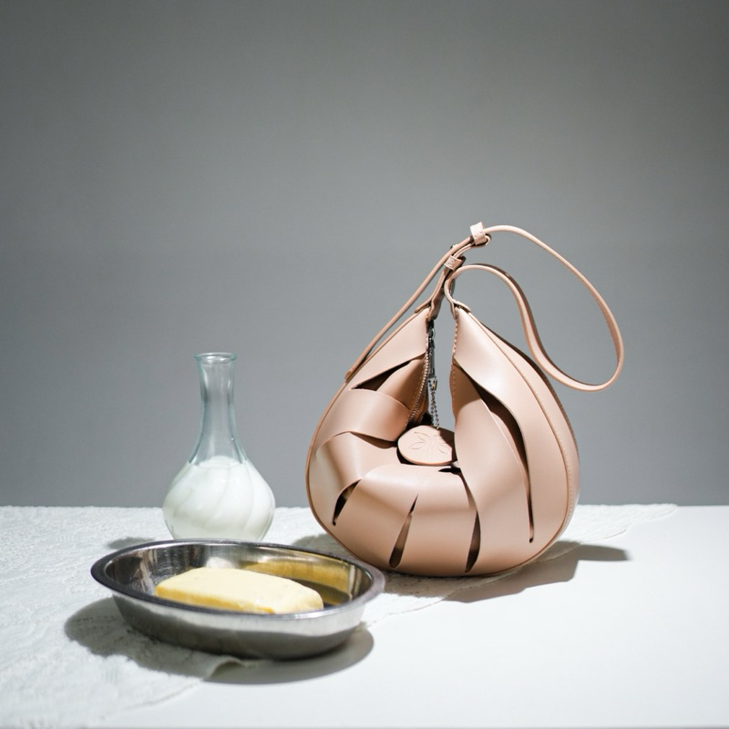 DIKAU - CROISSANT BAG - TAS SELEMPANG WANITA