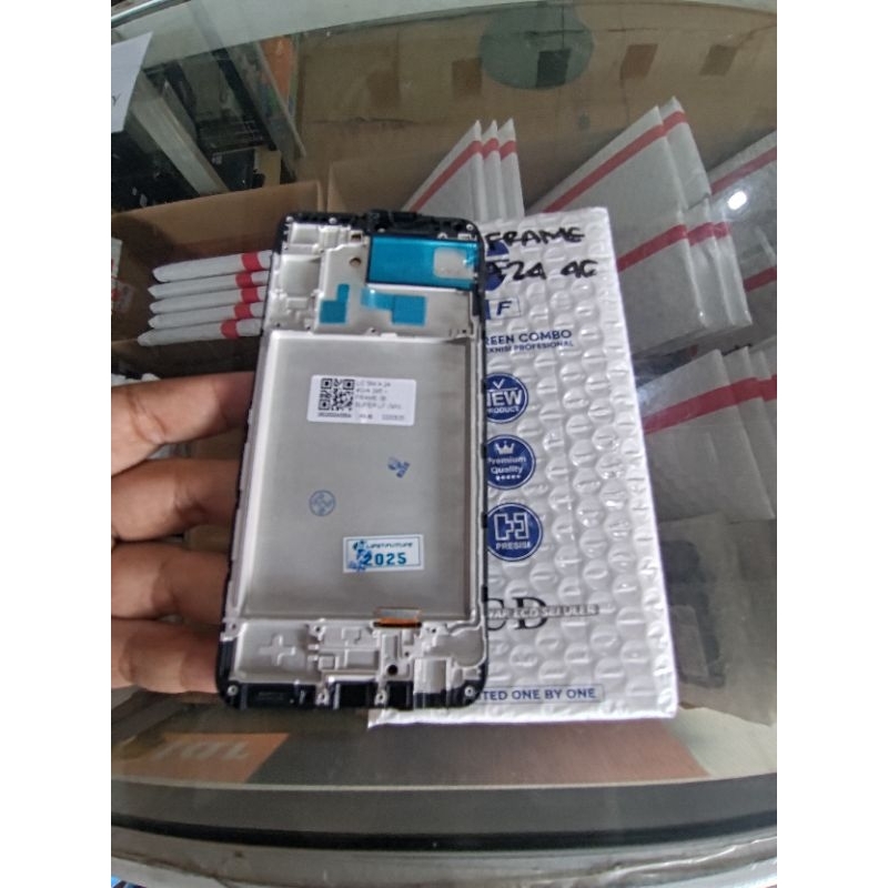 LCD TOUCHSCREEN+FRAME SAMSUNG A24