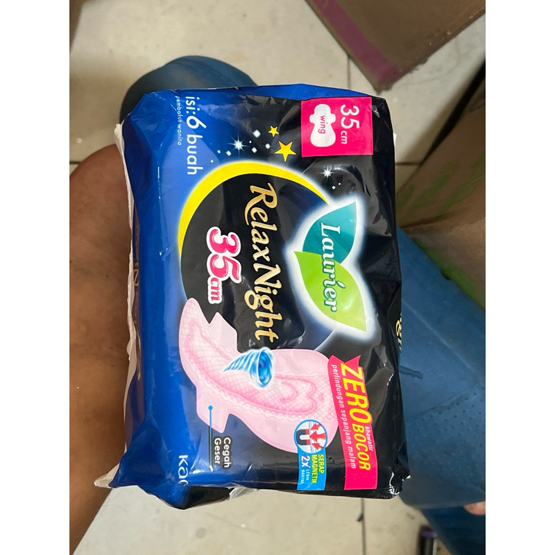 Pembalut Wanita Laurier Sayap Night 35 cm Kecil