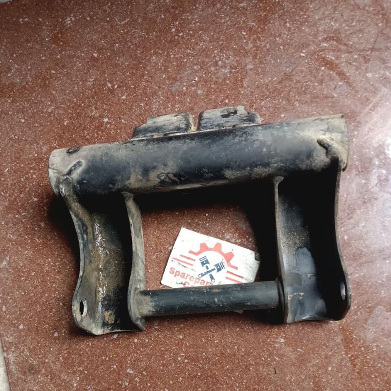 engine mounting dudukan sambungan mesin spin 125 ori standar