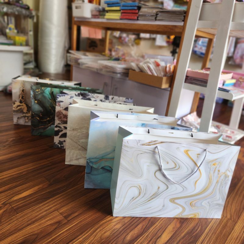 

36x12x25 cm Paperbag import bahan tebal & tidak mudah sobek, free pita