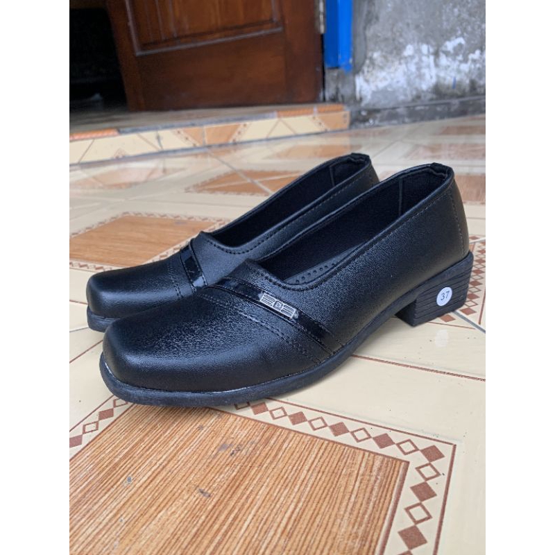sepatu pantofel wanita paskib hak 3 cm model selop kekinian