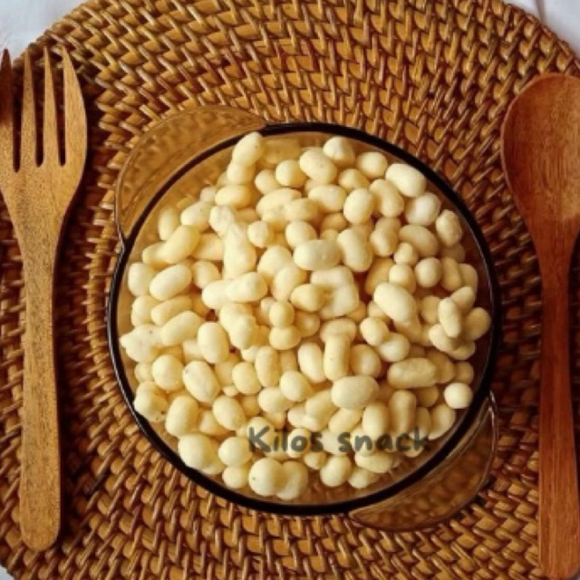 

pilus putih rasa bawang gurih renyah dengan tambahan rasa bumbu tabur