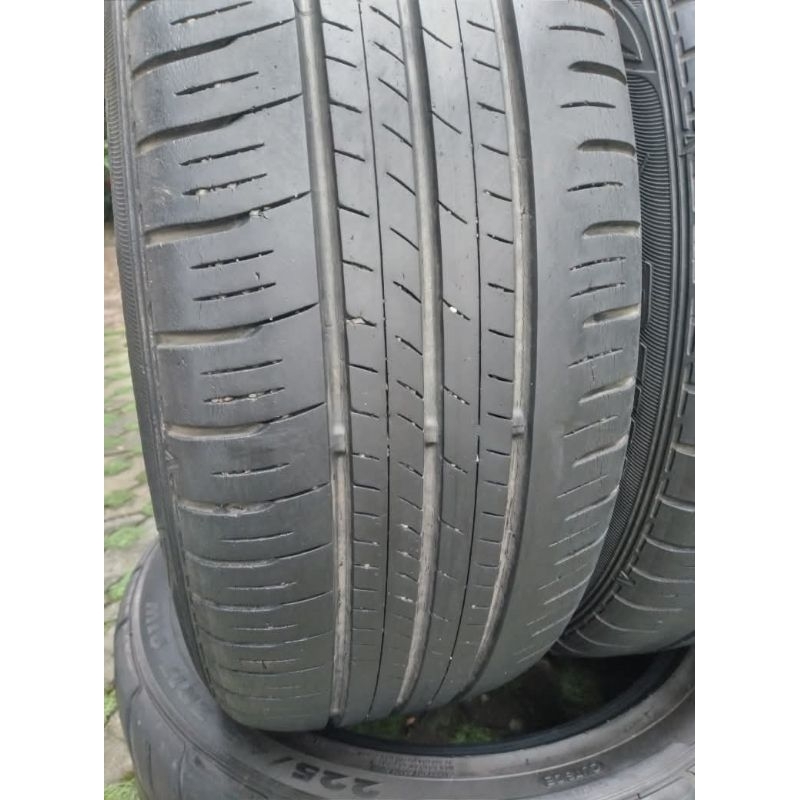 Ban Mobil Copotan R17 Ukuran 215 60 17 ban mobil Toyota Rush second merk dunlop