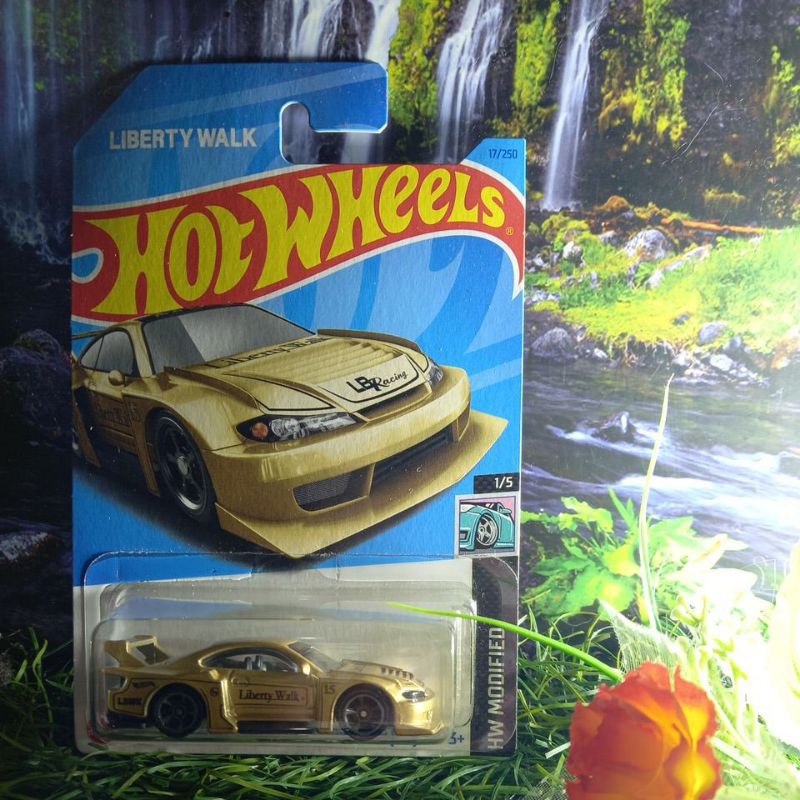 hotwheels lbwk s15 gold