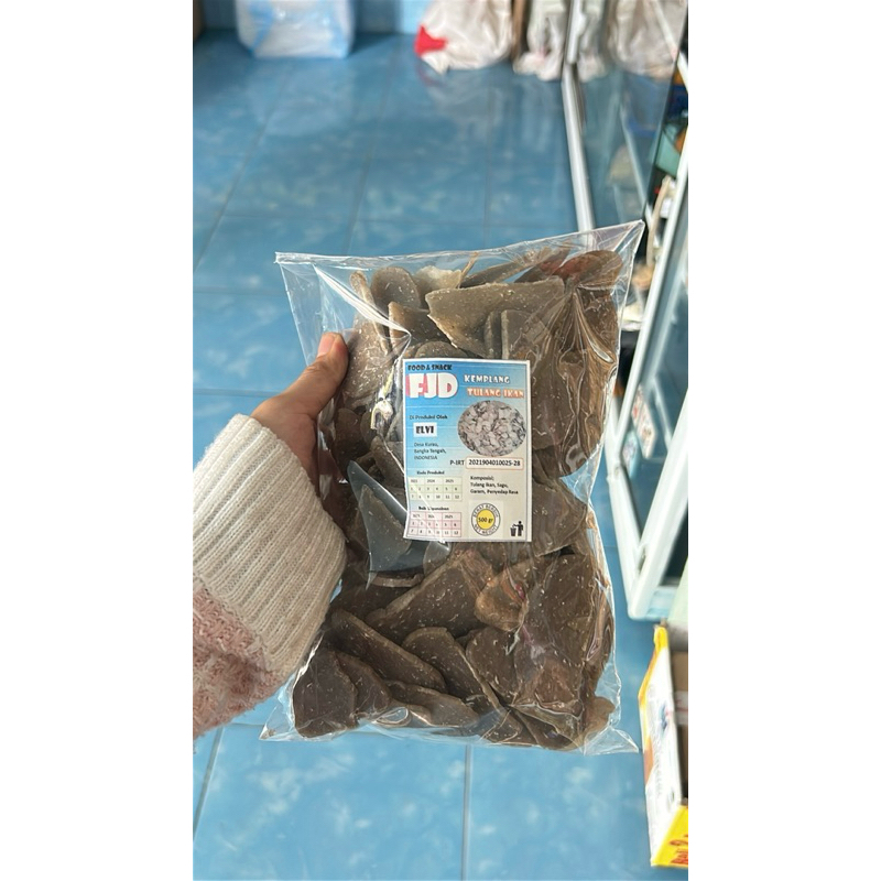 

Kemplang tulang ikan merk FJD asli Kurau / Bangka Belitung