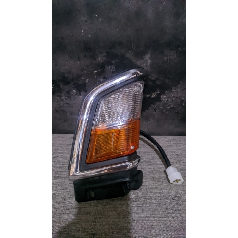 Mitsubishi GALANT GALLANT  SIGMA 1978 1979 LAMPU SEN CORNER