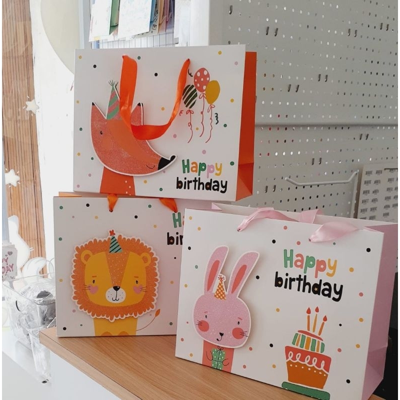 

Paperbag Happy Birthday gambar timbul 1 sisi/Goody Bag Ulang Tahun/Tas Bingkisan Ulang Tahun/Paperbag Souvenir Kado Hampers
