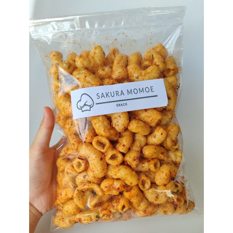 

MAKARONI PEDAS DAUN JERUK, MAKARONI GORENG PEDAS CHILI OIL DAUN JERUK ( 200 GRAM )