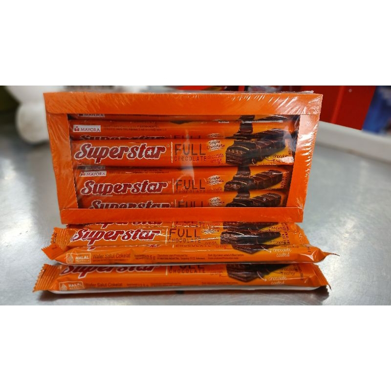 

SUPERSTAR Wafer Coklat Triple Per Box Isi 12 Pcs