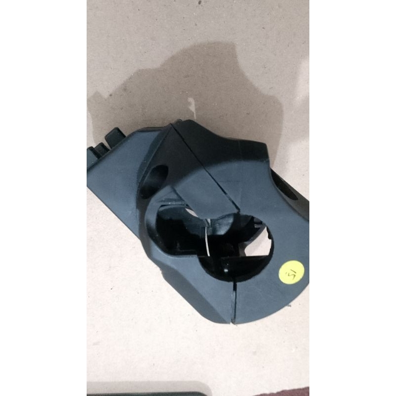 rumah holder saklar kiri Vario 125-150 new original