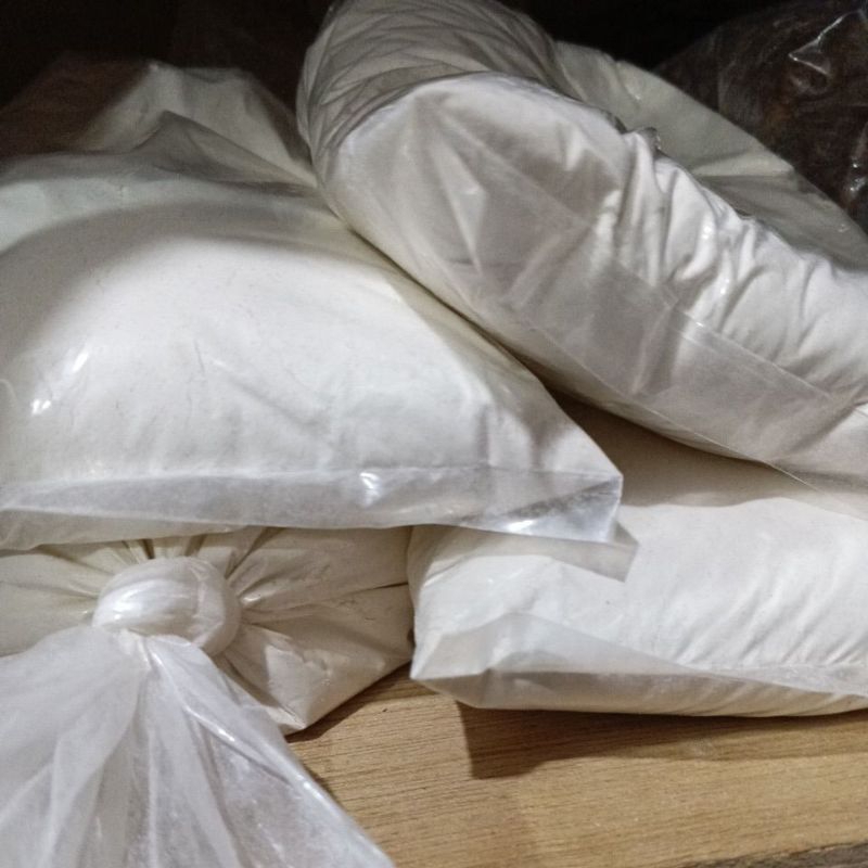 

Tepung Terigu curah 1kg(lencana merah)