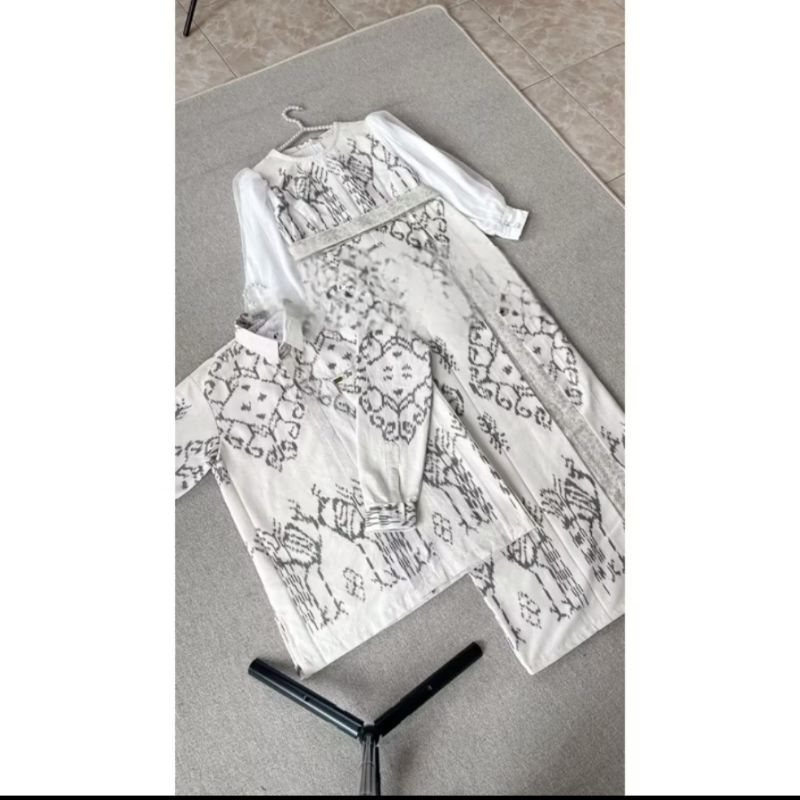 KIMONIK BAJU TENUN ARUM COUPLE WHITE