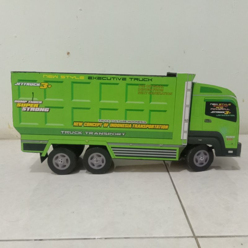 MINIATUR TRUK FUSO HINO 500 PANJANG 47CM BISA OLENG PAKE LAMPU