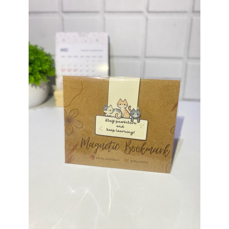 

Magnetic Bookmark Penanda Buku Magnet
