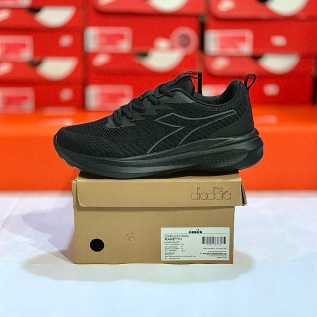 SEPATU SEKOLAH / SEPATU KERJA FULL BLACK / HITAM DIADORA MANETTO ORIGINAL (DIARU240705M)