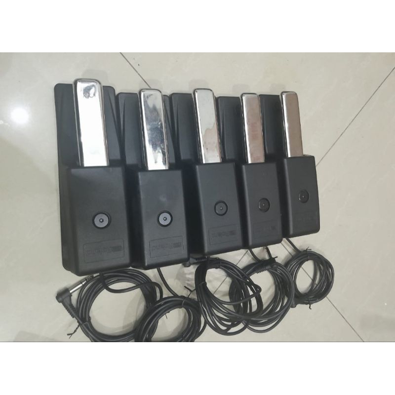 Roland DP 10 sustain keyboard second per buah