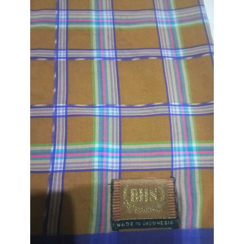 sarung bhs KKR pen full sutra spunslik bekas minus