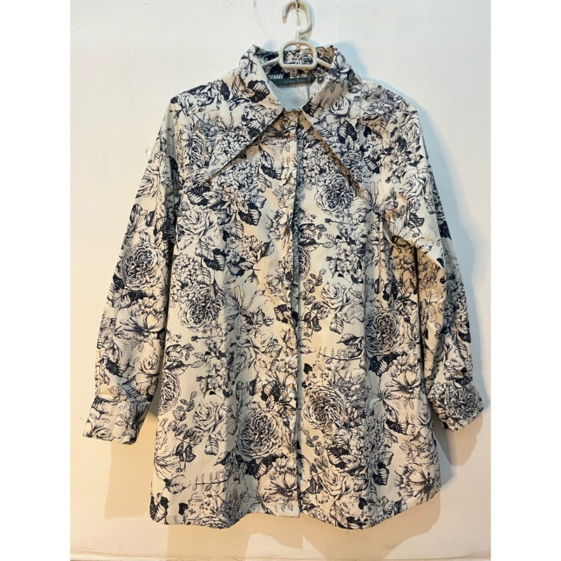 preloved benang jarum le jardin blue collar shirt size s