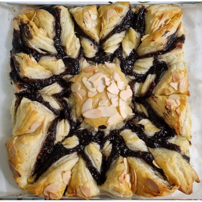 

Braided Bread Homemade Pastry (Choco, Cheese, Choco & Cheese)