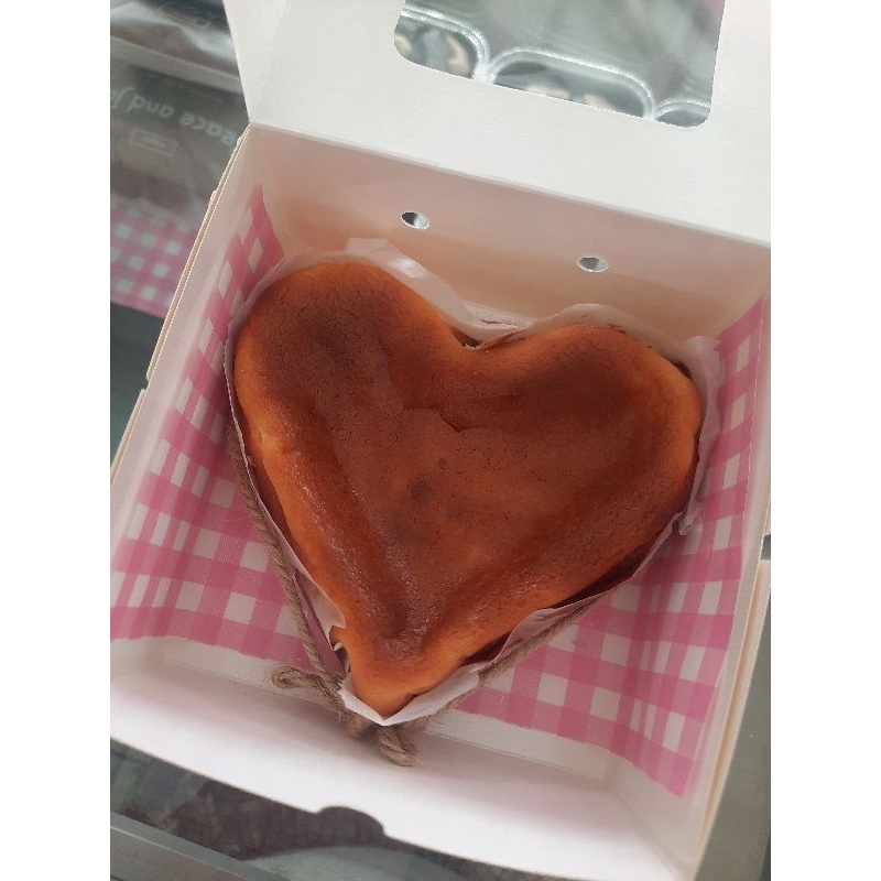 

Burnt Cheesecake Love Diameter 10cm