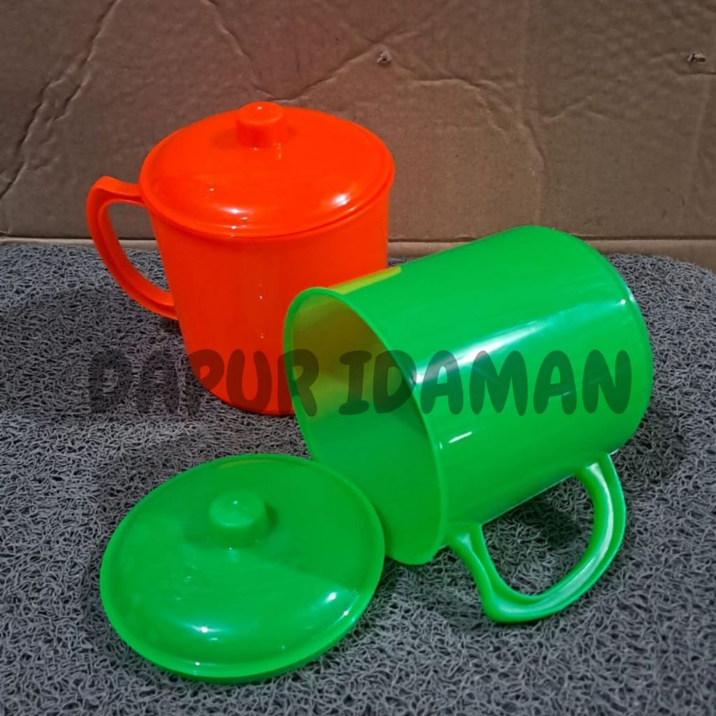 CANGKIR PLASTIK BERGAGANG UKURAN BESAR DENGAN TUTUP