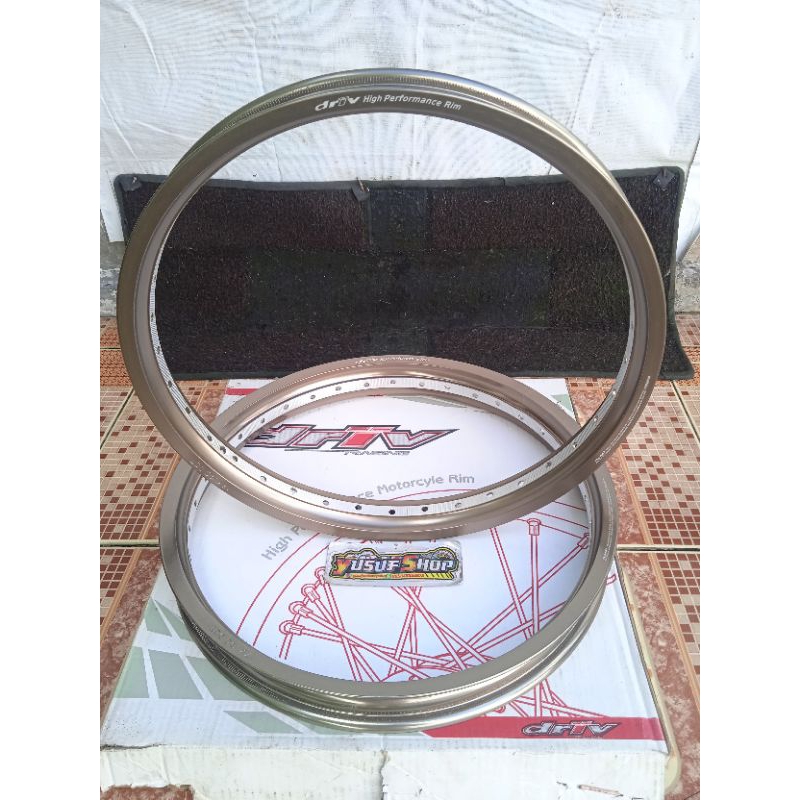 velg original Driv titan two tone uk 140 160 Ring 17