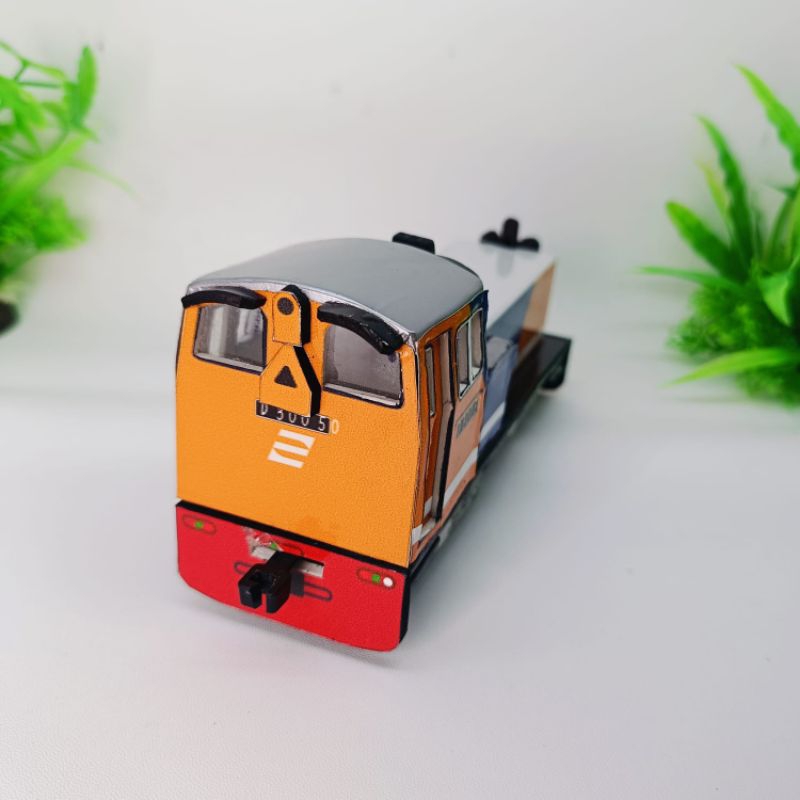 MINIATUR LOKOMOTIF D301 BIRU ORANYE