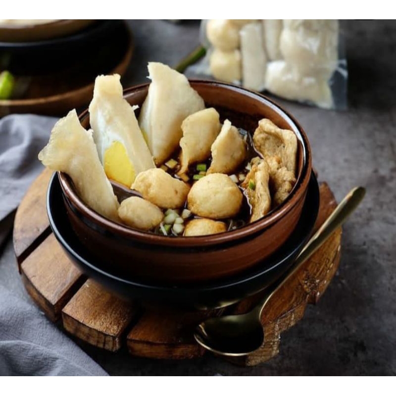 

PEMPEK PALEMBANG PEMPEK IKAN TENGIRI PEMPEK CAMPUR 30 PCS + BOTOL CUKO 300 GRAM