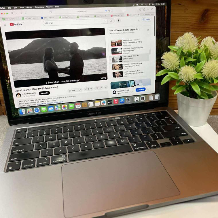 Macbook Pro M1 2020 13 inch 8/256GB iBox Second Original